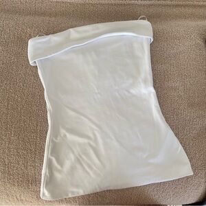 Aritzia Babaton Contour White tube top